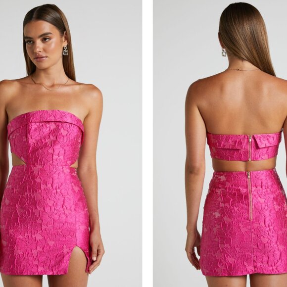 Runaway The Label Prezanna Mini Dress - Strapless Bodycon Floral Dress in PURPLE - Picture 3 of 8